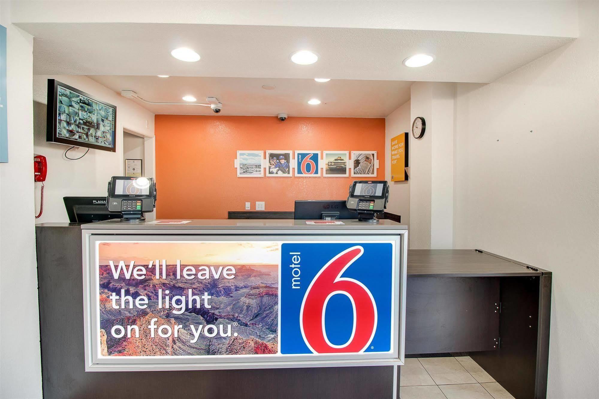 Motel 6-Phoenix, Az - East Bagian luar foto